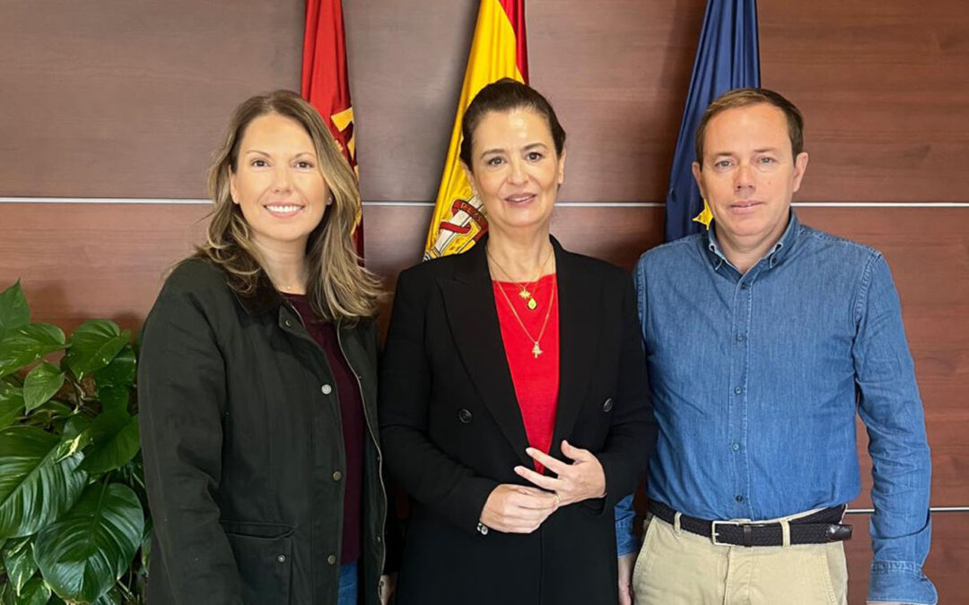 Fundación Ingenio impulsa la revisión de un libro de texto utilizado en 22 centros educativos de la Región